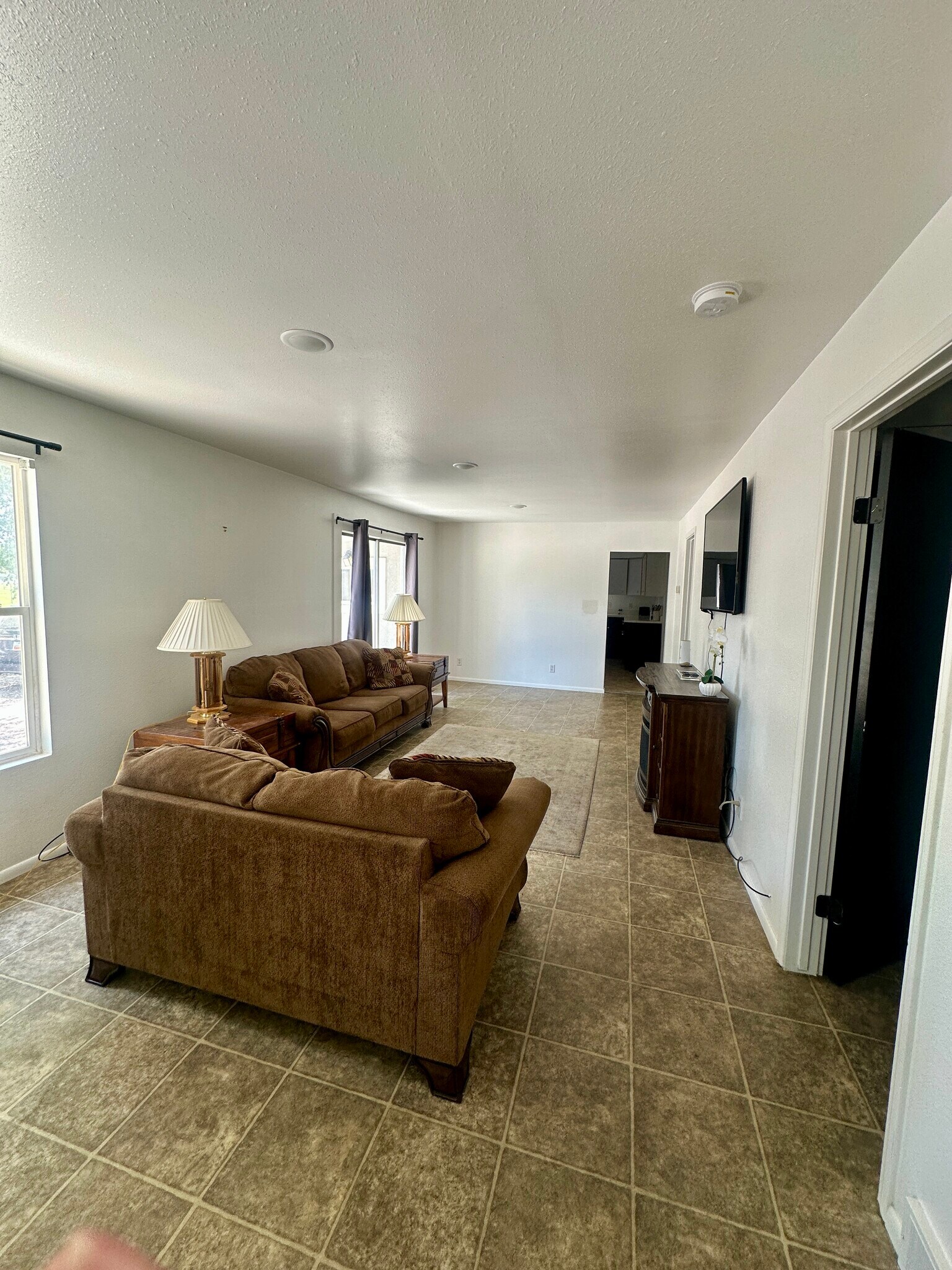 Living room - 309 N 200 W