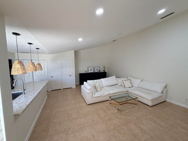Building Photo - 3504 Lakemont Ct