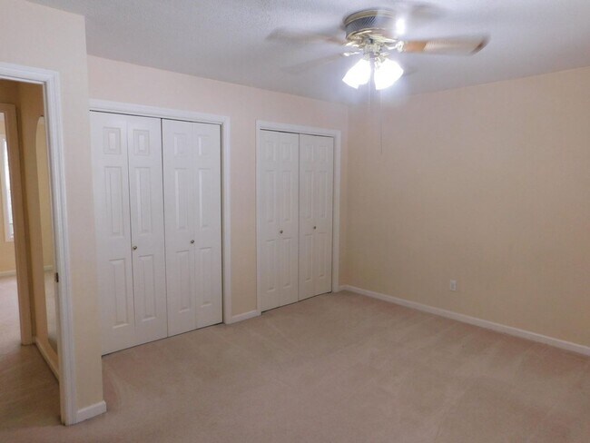 Building Photo - 3 bedroom Signal Mountain Home!