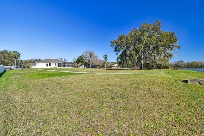 Building Photo - 6644 Country Club Rd