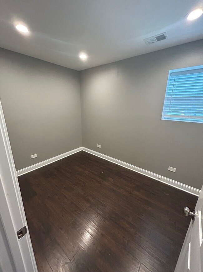 Building Photo - 1301 S 51st Ave