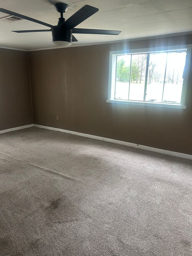 Building Photo - Contact Peggy Goodman 501 676 1758