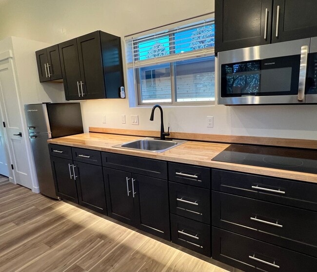 Building Photo - Newly Built! 1 Bed, 1 Bath Home with a fully fenced Yard!