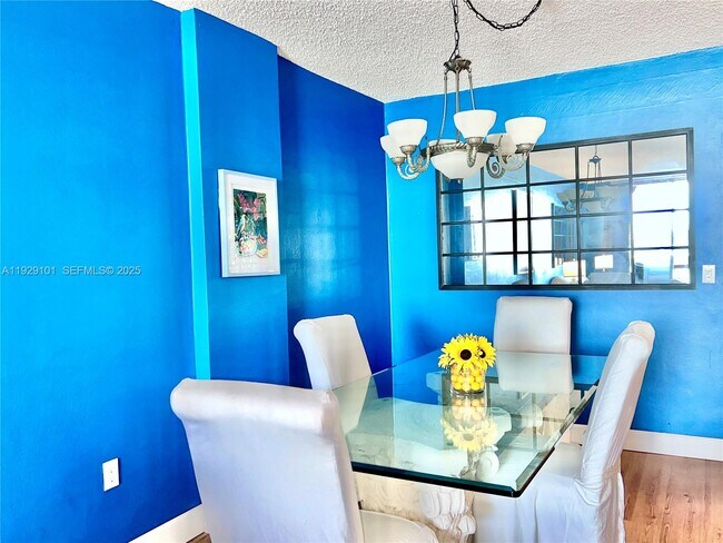 Building Photo - 800 West Ave