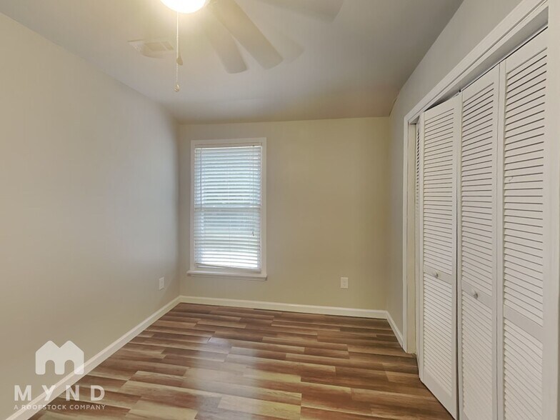 Building Photo - 710 Bluebird Dr SE