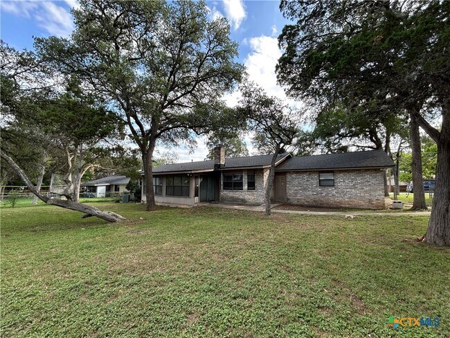 Building Photo - 826 Timber Dr