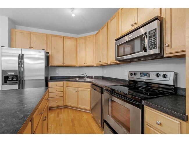 Building Photo - 1155 Ford Rd