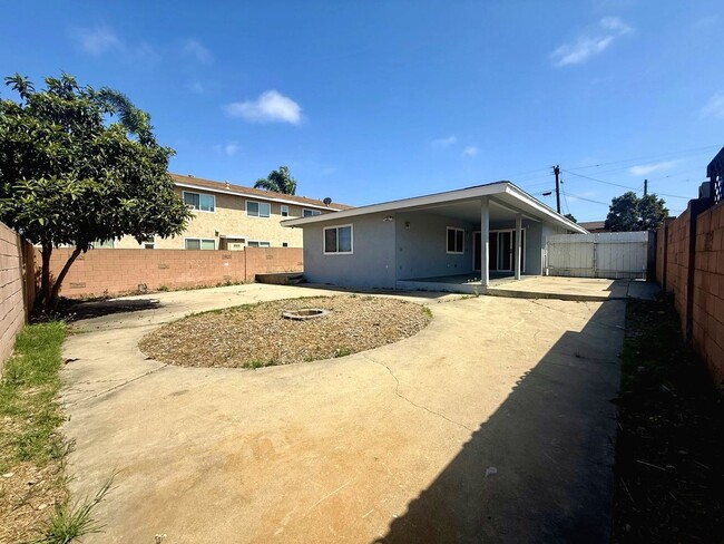 Building Photo - Spacious 3BR / 2BA + Bonus Room Home in Imperial Beach