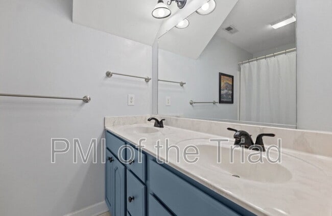 Building Photo - 2766 Briaroak Dr
