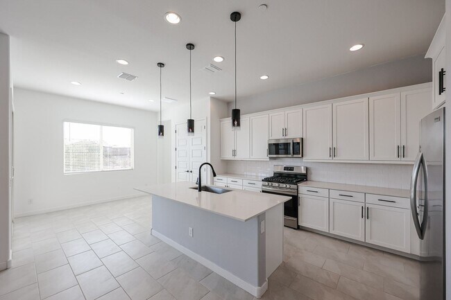 Building Photo - 31674 N 123rd Ave