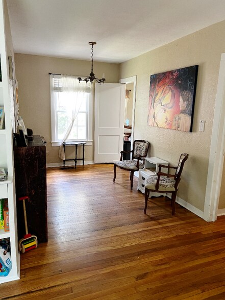 Building Photo - 1529 Yancey St