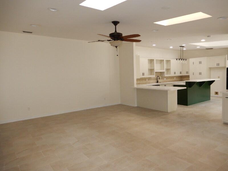 Building Photo - 609 N McColl Cir