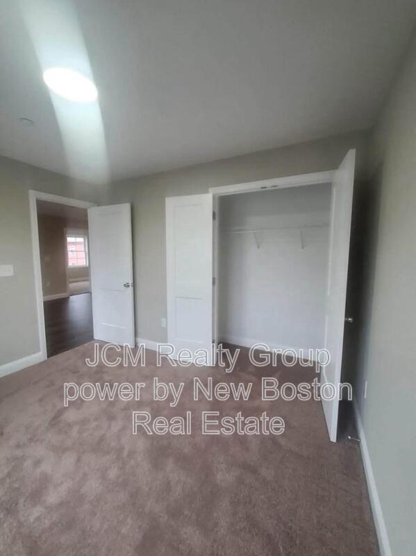 Building Photo - 67 Shepard St