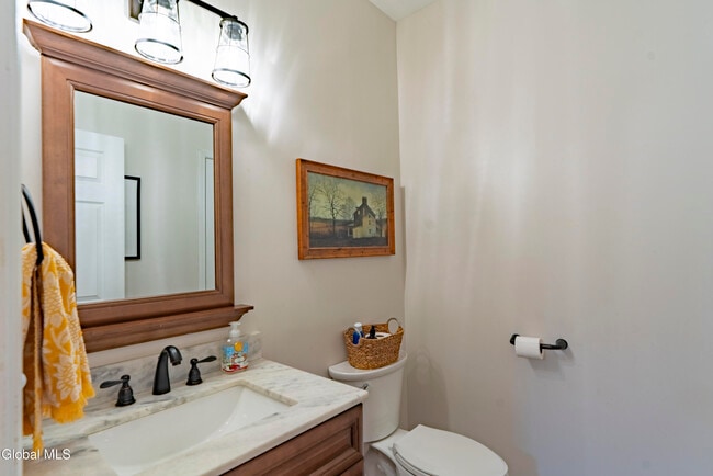 Building Photo - 2 Horizon Dr