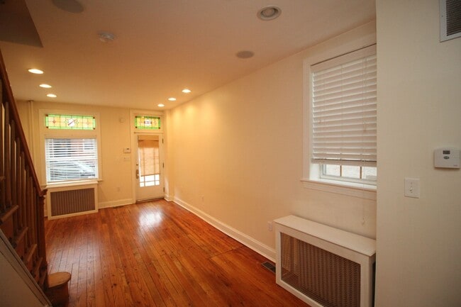 Building Photo - Exceptional Upper Fells 2bd/2ba End Rowhome w/ CAC & Rooftop Deck!--Available 7/15