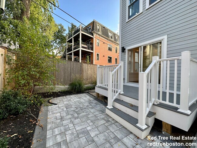 Building Photo - 14 Porter St