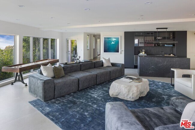 Building Photo - 9270 Kinglet Dr