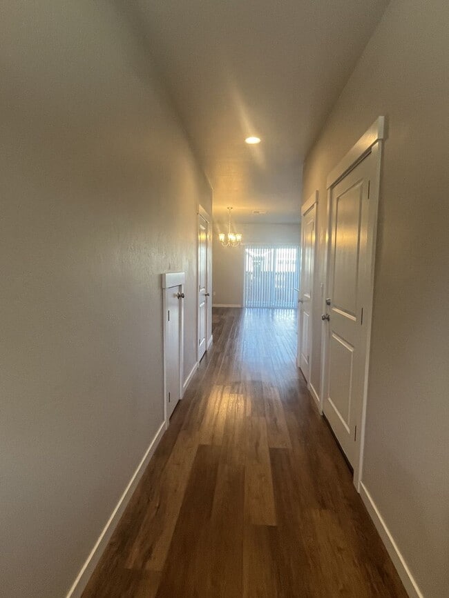 Building Photo - 1835-1837 Lillian St