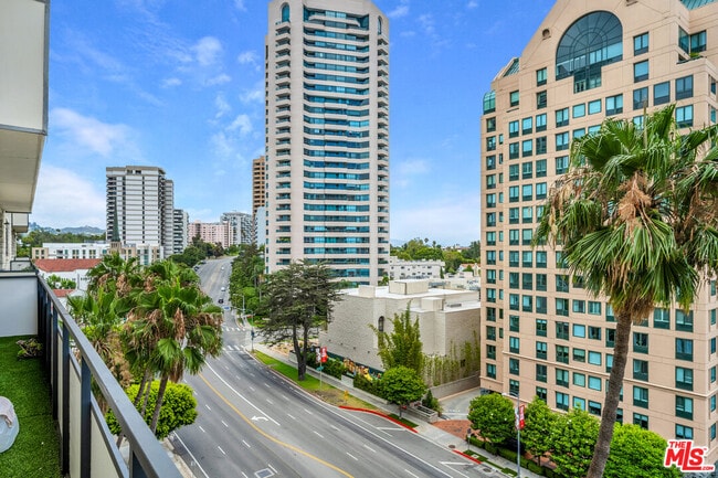 Building Photo - 10535 Wilshire Blvd