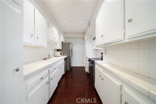 Building Photo - 1242 S Barrington Ave