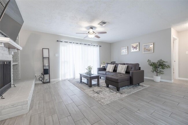 Building Photo - 9907 Towne Tower Ln