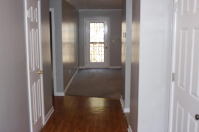 Building Photo - 2939 Stonecrest Ln