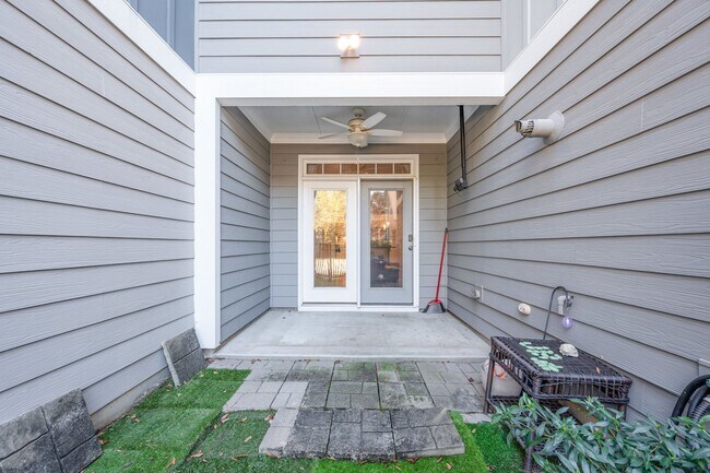 Building Photo - Impressive Townhome in Popular Five Points - Inside the Beltline Location