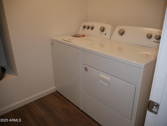 Building Photo - 1397 E Peggy Dr