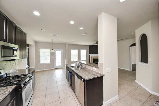 Building Photo - 7214 Baitland Dr