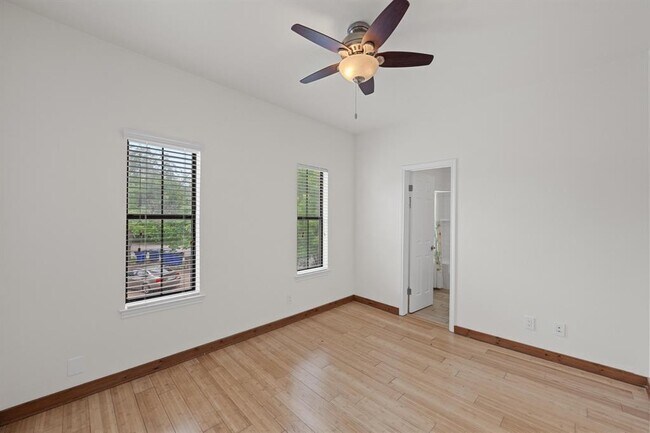 Building Photo - 4401 Speedway