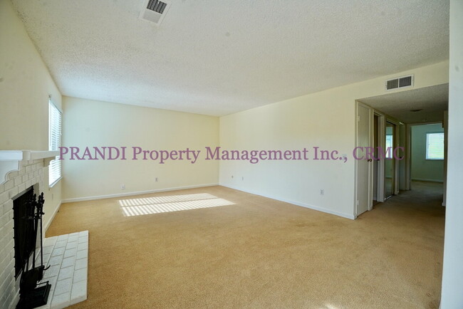 Building Photo - Convenient Novato Apartment with Great Nat...