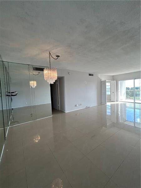 Building Photo - 3300 N Palm Aire Dr