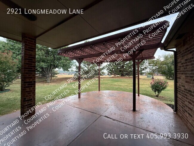 Building Photo - 2921 Longmeadow Ln