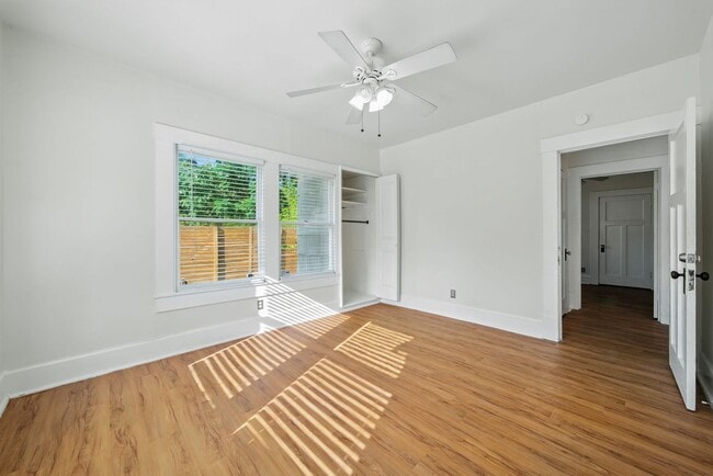 Building Photo - UT PRE-LEASE: 5 bed / 3 bath Remodeled Wes...