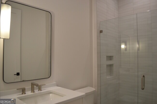 Building Photo - 370 2nd St