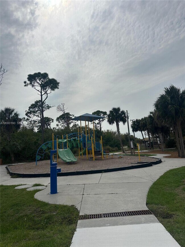 Building Photo - 10047 Amicola St