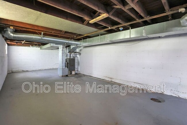 Building Photo - 74 N Powell Ave