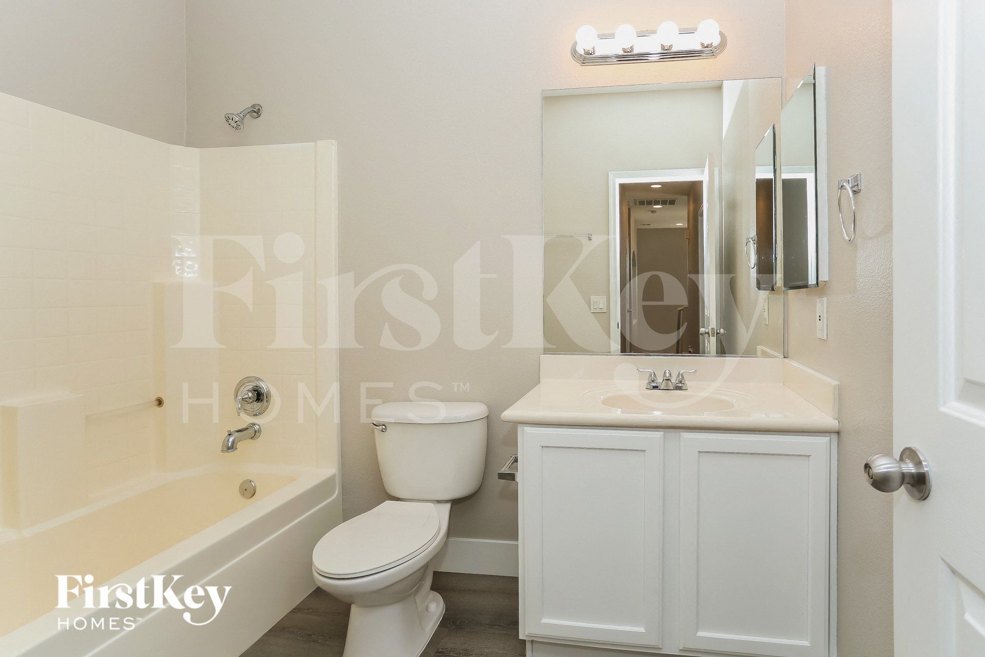 Building Photo - 6834 N Dovecote Ave