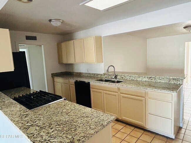 Building Photo - 805 Chile Pl