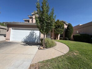 Building Photo - 6517 Glen Oak NE