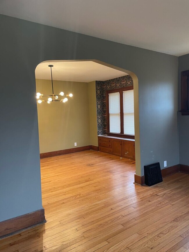 Building Photo - Four Bedroom Farmhouse on Three Acres