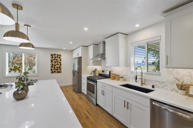 Building Photo - 2446 E 49th Ave