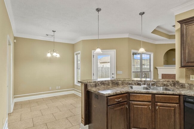 Building Photo - Fields Crossing Home Available Now