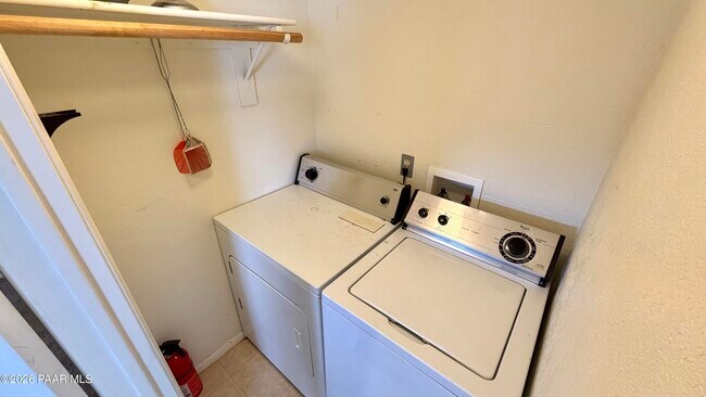 Building Photo - 6116 Antelope Villas Cir