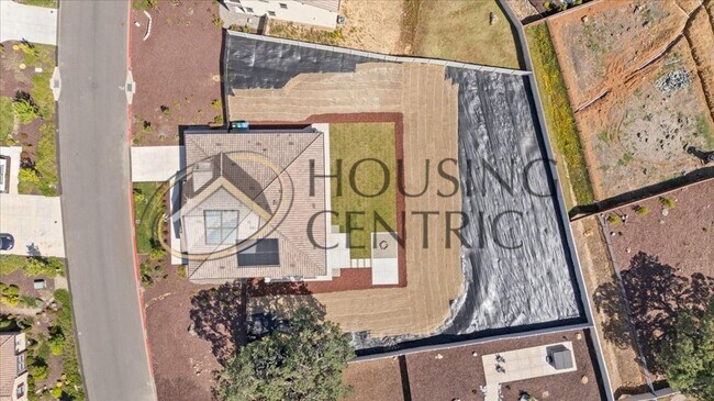 Building Photo - Modern & Elegant Living in Emerald Peak, E...