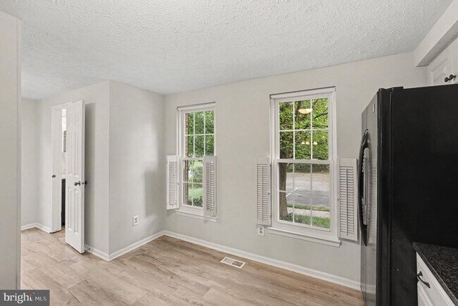 Building Photo - 15097 Mill Spring Dr