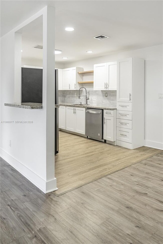 Building Photo - 7031 SW 27th Ct