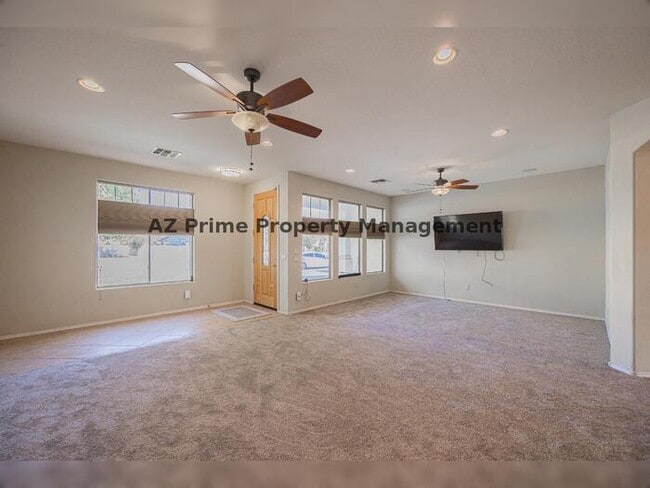 Building Photo - 2419 W Darrow St