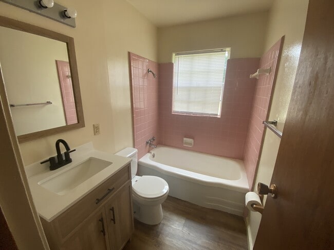 Building Photo - 3306 Daffodil Dr