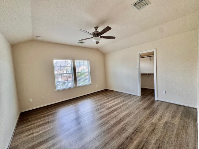 Building Photo - 3947 Calgary Cir